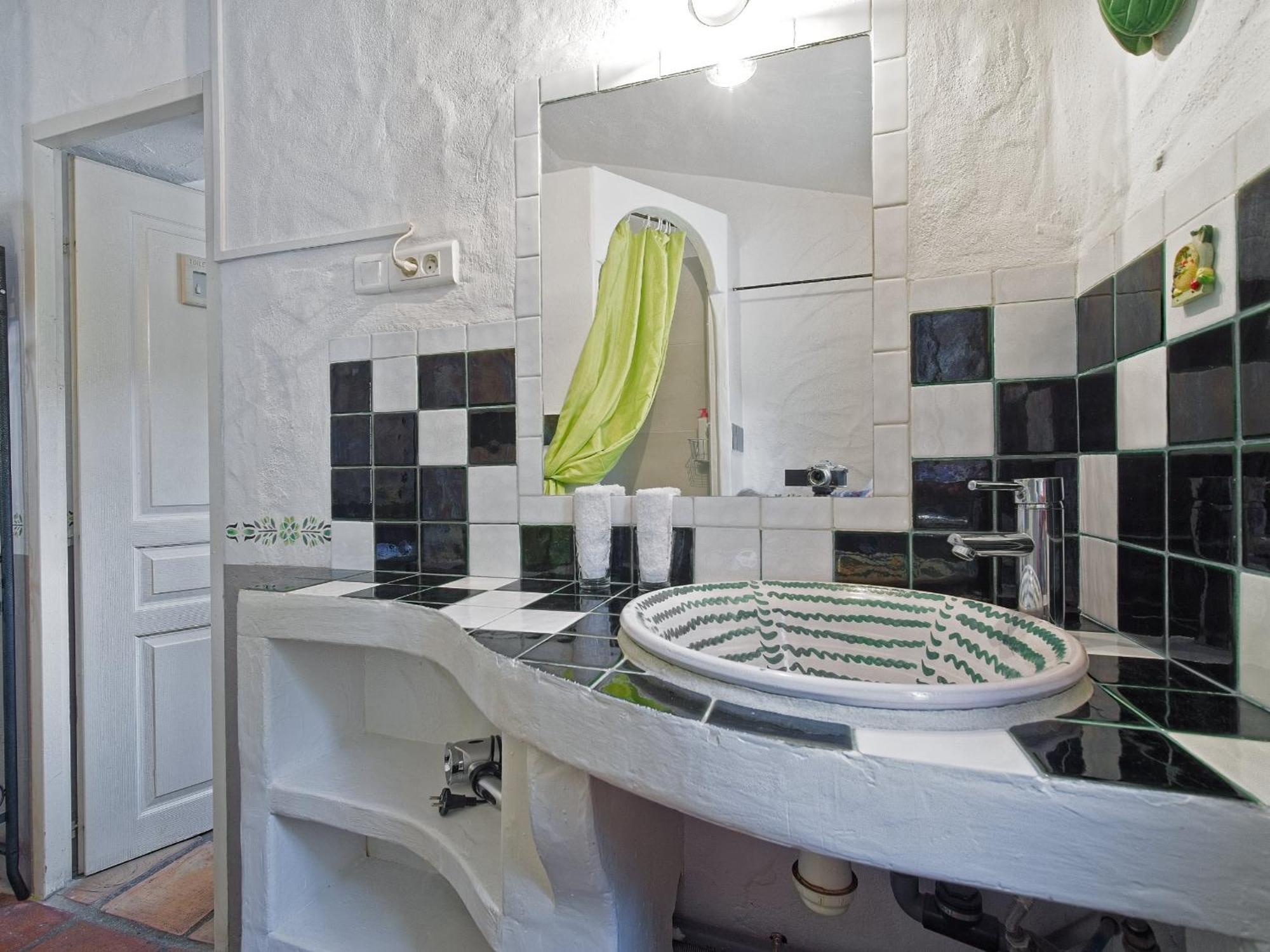 Double Room,1596896054:JPEG